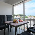 Apartman Somi *