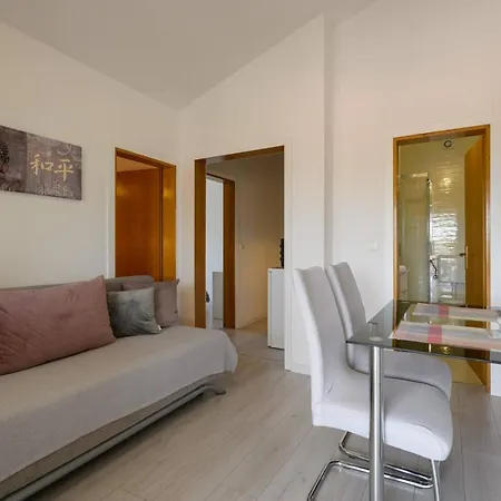 Somi Apartment *