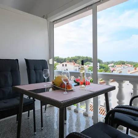 Apartment Somi *