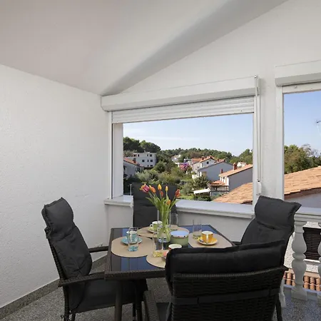 Apartman Somi *