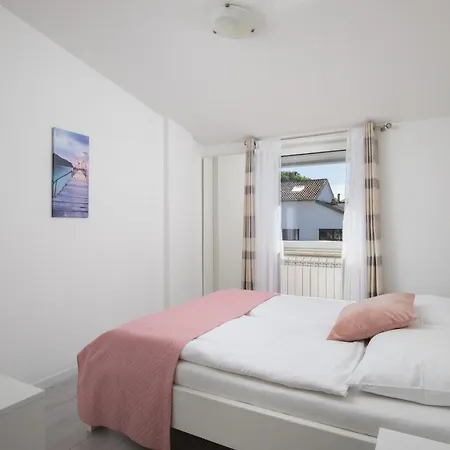 Somi Apartman