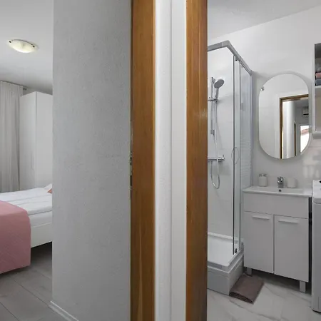 Apartman Somi *